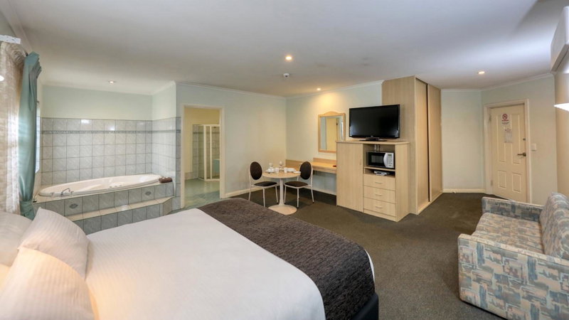 Charles Rasp Motor Inn & Cottages, Broken Hill, Australia