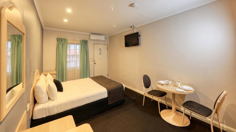Charles Rasp Motor Inn & Cottages, Broken Hill, Australia