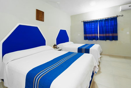 Hotel Yumkiin - Cerca Del Ferry y Terminal ADO, Playa del Carmen, Mexico