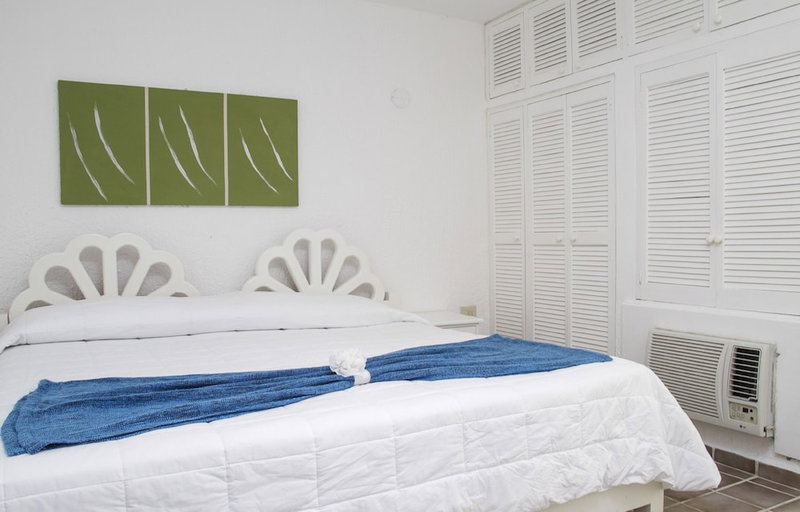 Las Gaviotas Hotel & Suites, Cancun, Mexico