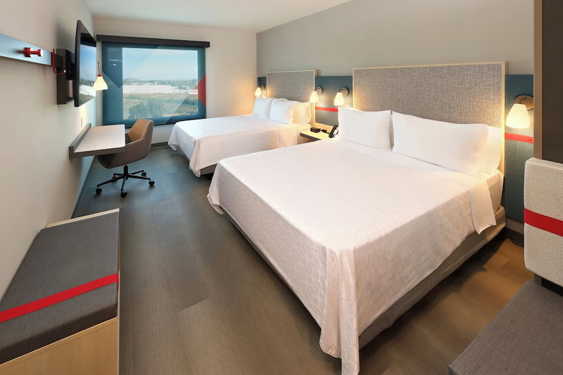 avid hotel Guadalajara Aeropuerto Norte by IHG, Tlaquepaque, Mexico