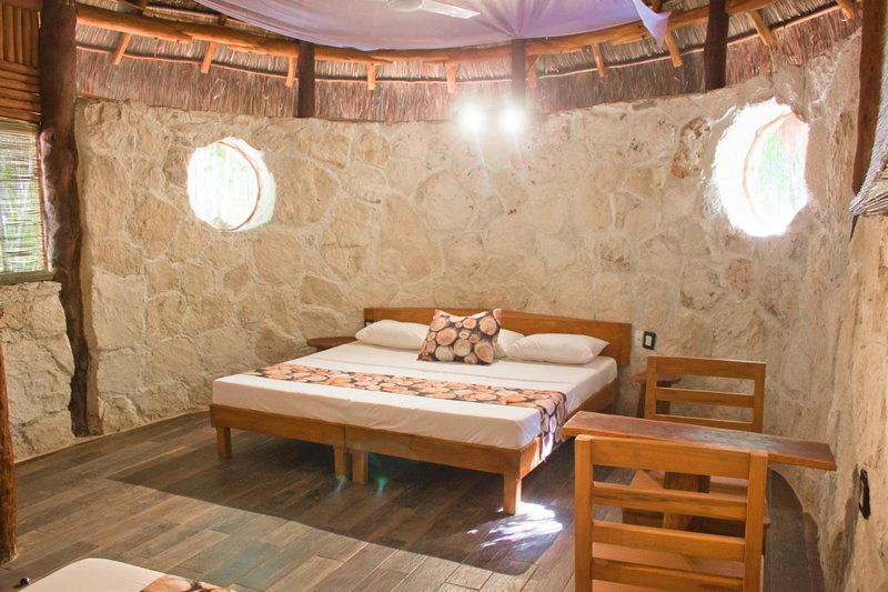 Aldea Maya-Ha Cabañas con cenotes, Puerto Morelos, Mexico