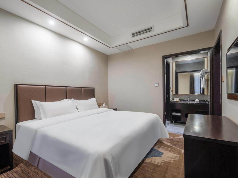 Kyriad Marvelous Hotel Weihai Railway Station, Weihai, China