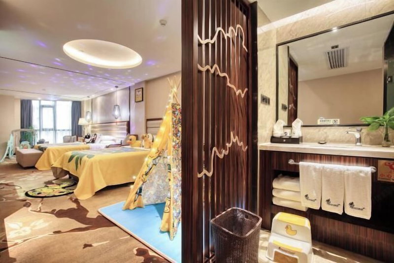 Days Hotel by Wyndham Guilin, Guilin, China