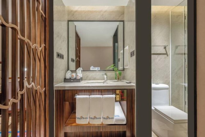Days Hotel by Wyndham Guilin, Guilin, China