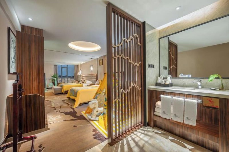 Days Hotel by Wyndham Guilin, Guilin, China