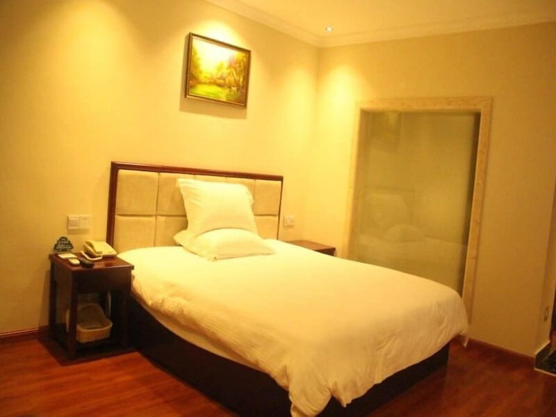 GreenTree Inn Guangzhou Chimelong Paradise Yuangang Metro Station Hotel, Guangzhou, China