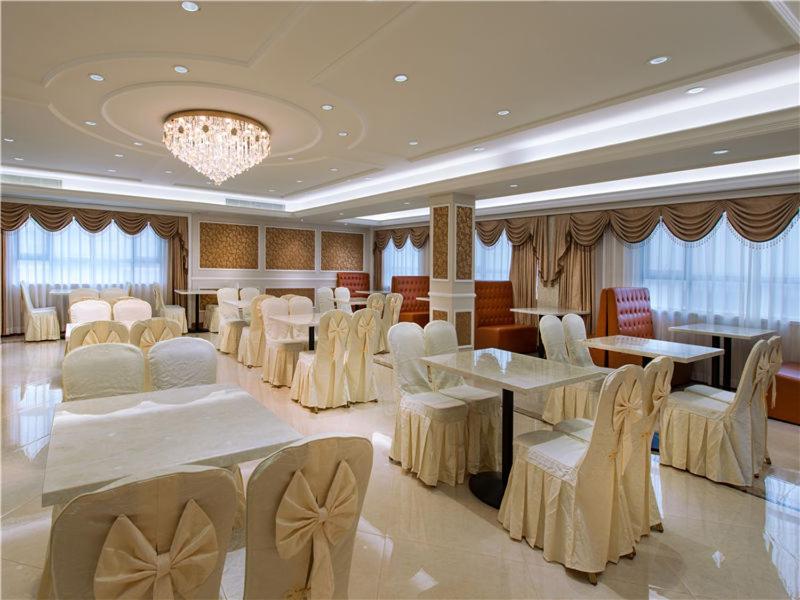 Vienna International Hotel (Shen Zhen Buji Dafen shop), Shenzhen, China