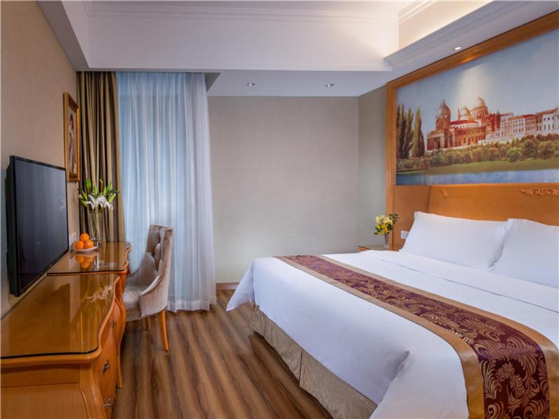 Vienna International Hotel (Shen Zhen Buji Dafen shop), Shenzhen, China