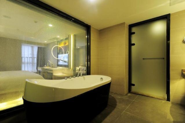 Lavande Hotel Guiyang Huaguoyuan Shopping Mall, Guiyang, China