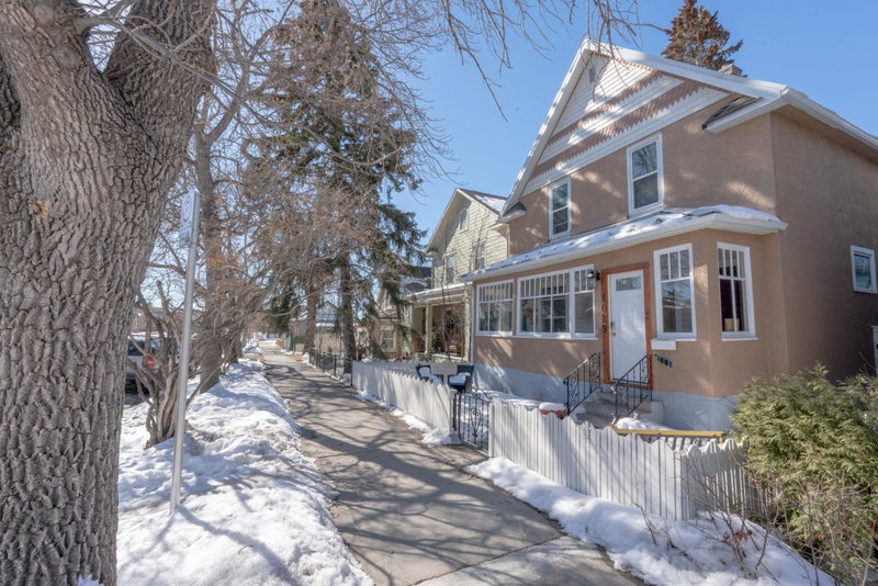 Craftsman's Loft - Heritage charm - AC - 5 min DT, Calgary, Canada