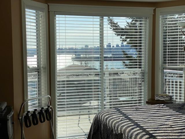 Ocean Breeze Executive Bed and Breakfast, North Vancouver, Canada
