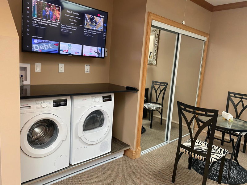 Ocean Breeze Executive Bed and Breakfast, North Vancouver, Canada