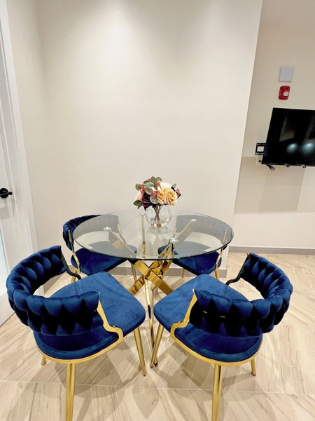 Toronto Rooms and Suites, Toronto, Canada