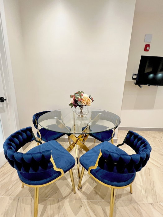 Toronto Rooms and Suites, Toronto, Canada