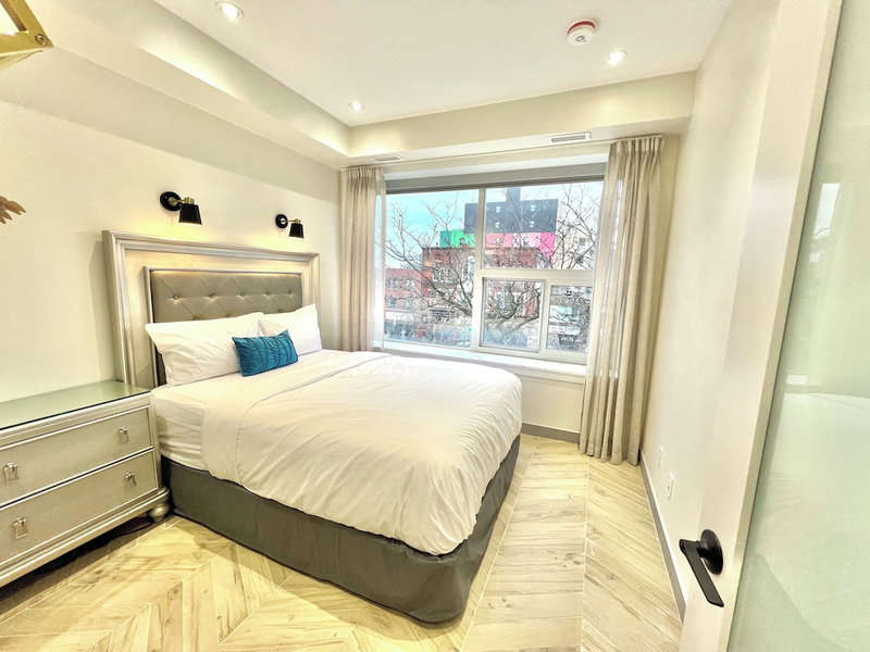 Toronto Rooms and Suites, Toronto, Canada