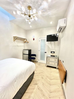 Toronto Rooms and Suites, Toronto, Canada