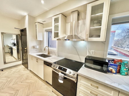 Toronto Rooms and Suites, Toronto, Canada
