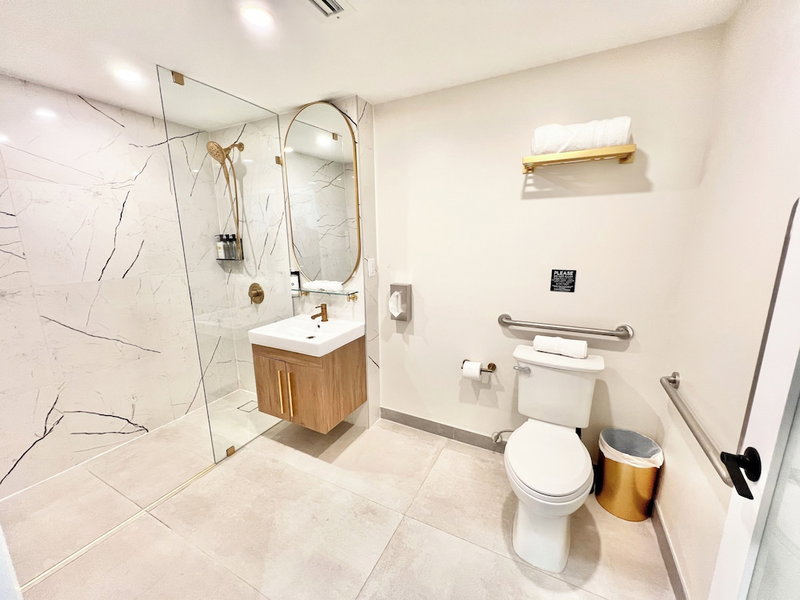 Toronto Rooms and Suites, Toronto, Canada