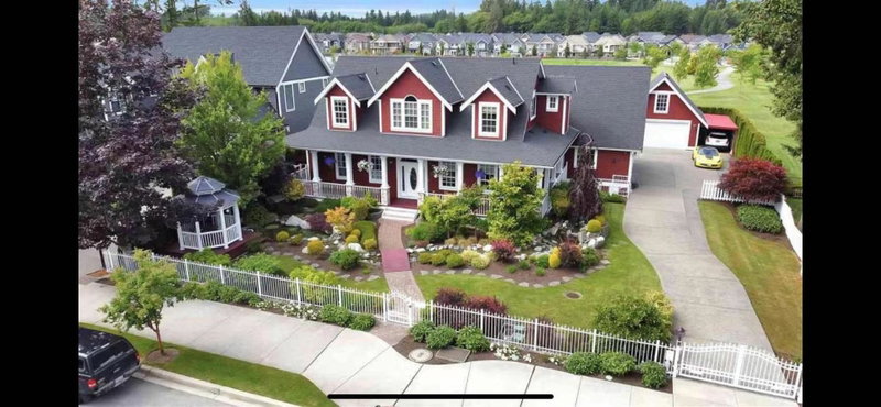 Mae Sweet Home, Surrey, Canada