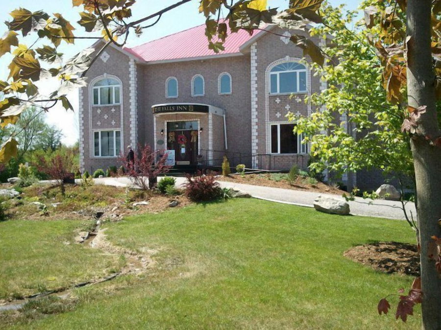 The Falls Inn - Walters Falls, Chatsworth, Canada