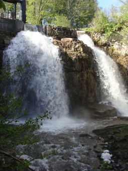 The Falls Inn - Walters Falls, Chatsworth, Canada