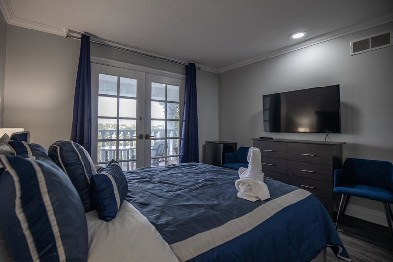 Niagara Luxury Suites, Niagara Falls, Canada