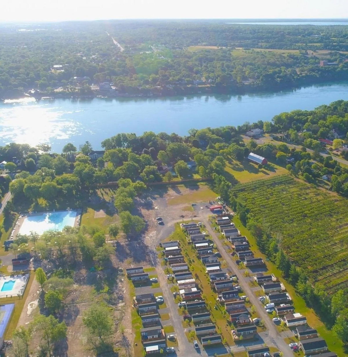 Hotel · Falcon Cottages, Niagara On The Lake