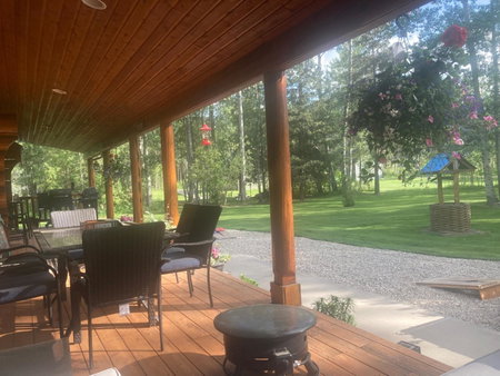 Cougar Mountain Lodge and Resort Cabin Rentals, Valemount, Canada
