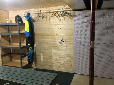Cougar Mountain Lodge and Resort Cabin Rentals, Valemount, Canada