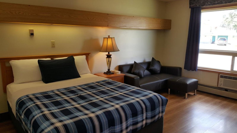 Pines Motel, Hinton, Canada