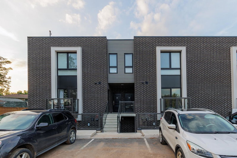 Exquisite 2 Bedroom Apt, mins to the falls., Niagara Falls, Canada