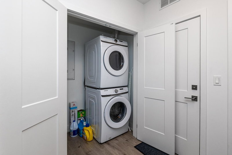 Exquisite 2 Bedroom Apt, mins to the falls., Niagara Falls, Canada