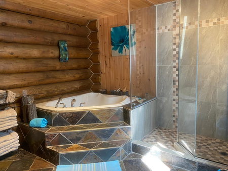 Le Chalet Le Bois Rond Des Ruisseaux, Saint-Tite-des-Caps, Canada