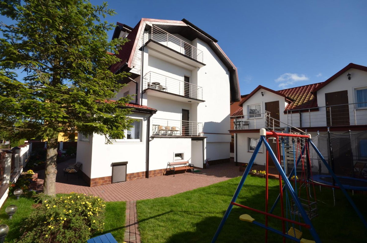 Hotel · Dom Wczasowy ISABELLE, Darłówko