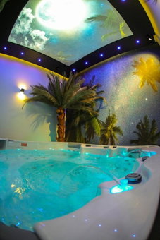 Apartament Księżycowy z jacuzzi, Nowy Sącz, Poland