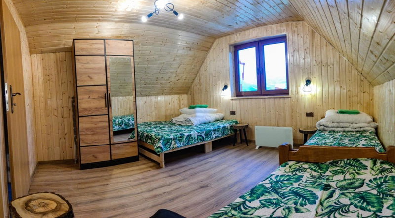 Domki - Noclegi Pod Ostrym Działem, Ustrzyki Dolne, Poland