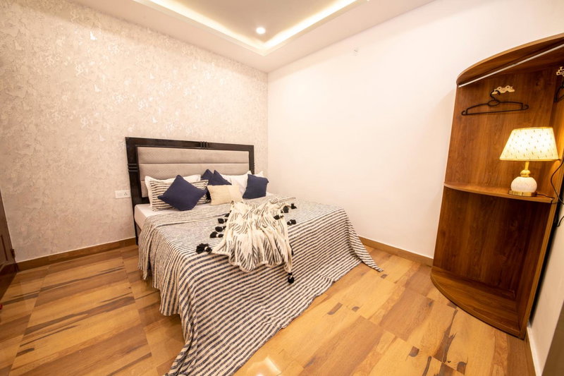 Perfectstayz Luxe mall road - Free Parking, Mussoorie, India
