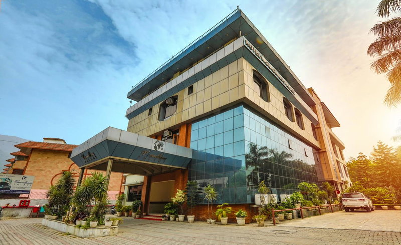 Hotel Vasundhara Palace, Rishīkesh, India