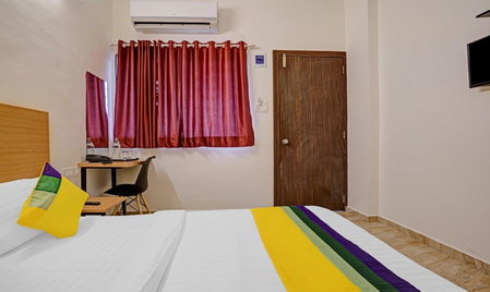 Itsy Hotels Flowers Park, Nashik, India