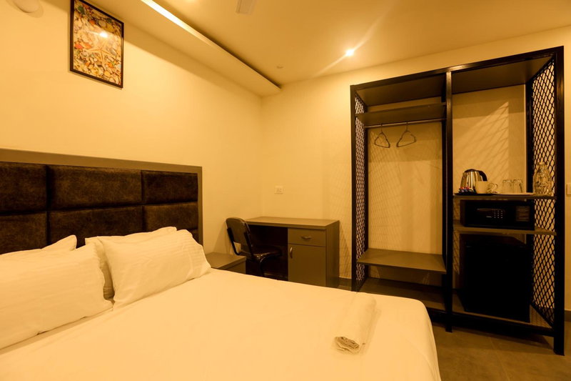 Coastal Pearl Hotel Miramar Panaji, Panaji, India