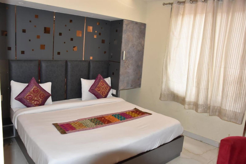 Hotel Wall City 55 - Near NDLS Station & Connaught Place, New Delhi, India