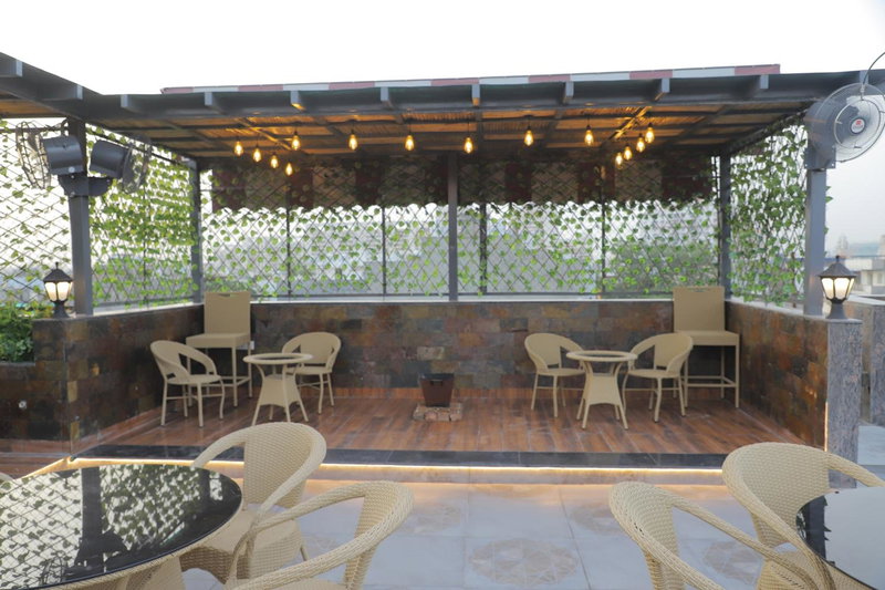 Hotel Haris MG Road Gurugram, Gurgaon, India