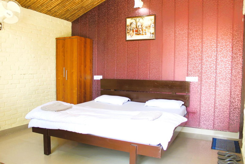 Windsor Cottages, Lansdowne, India