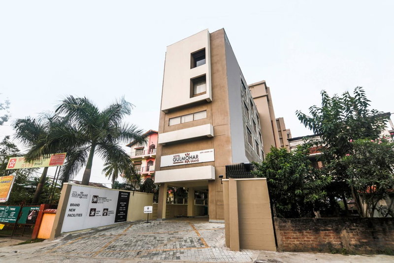 Hotel Gulmohar Grand, Jorhāt, India