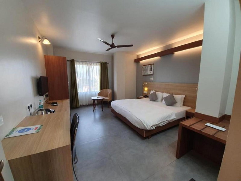 Hotel Gulmohar Grand, Jorhāt, India