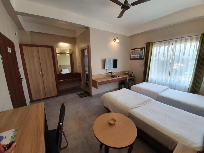 Hotel Gulmohar Grand, Jorhāt, India