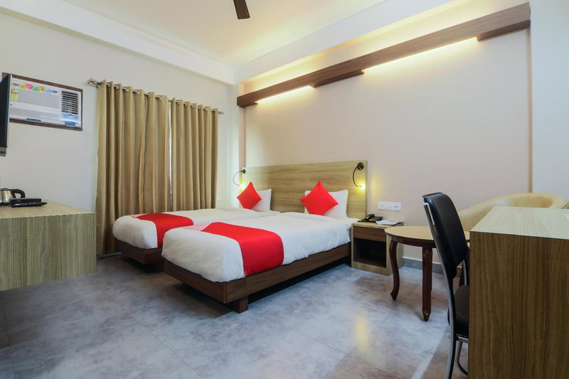 Hotel Gulmohar Grand, Jorhāt, India