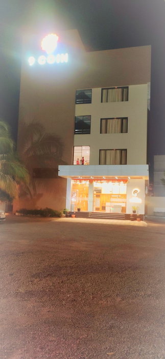 Hotel 9 Coin, Rahata, India