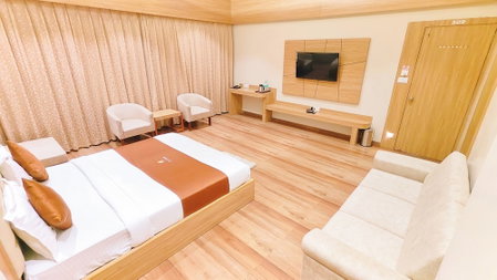 Hotel 9 Coin, Rahata, India